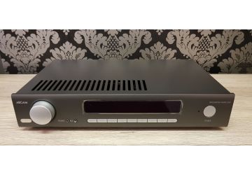 Arcam SA10 Integrated Amplifier shop front