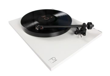 Rega Planar 1 Plus Turntable