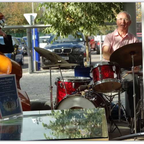 The superb Roger Powell on drums